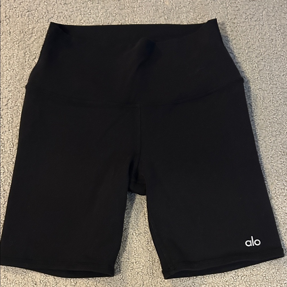 ALO Yoga Women's Black Bike Shorts